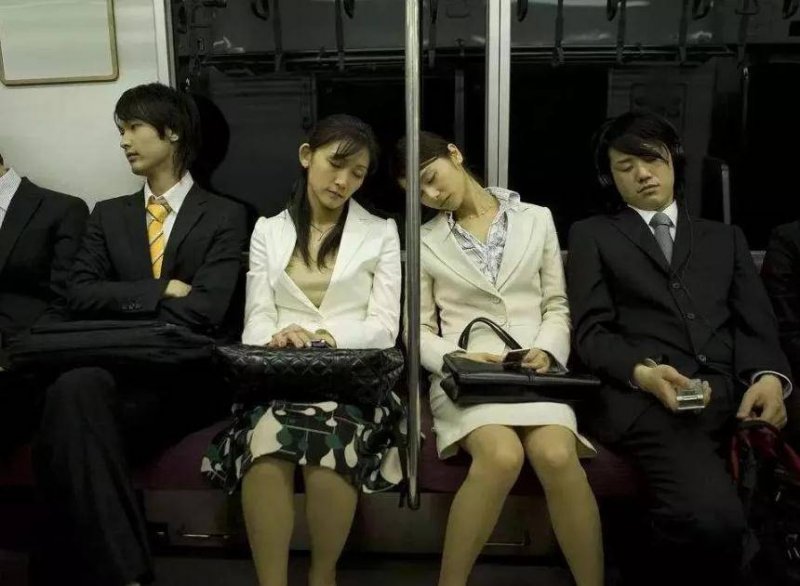 嘉实物美支出REIT中期薪资约4932.47万元、净利润约1555.69万元